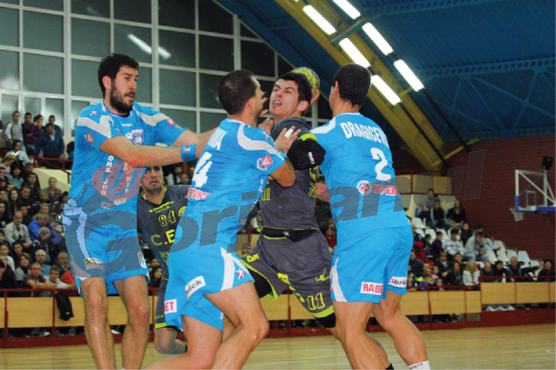 La trântă cu campionii