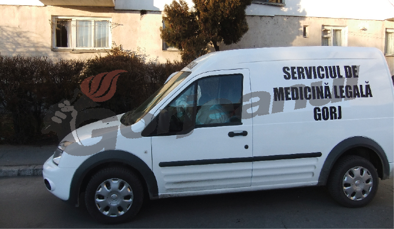 Găsit mort în drum