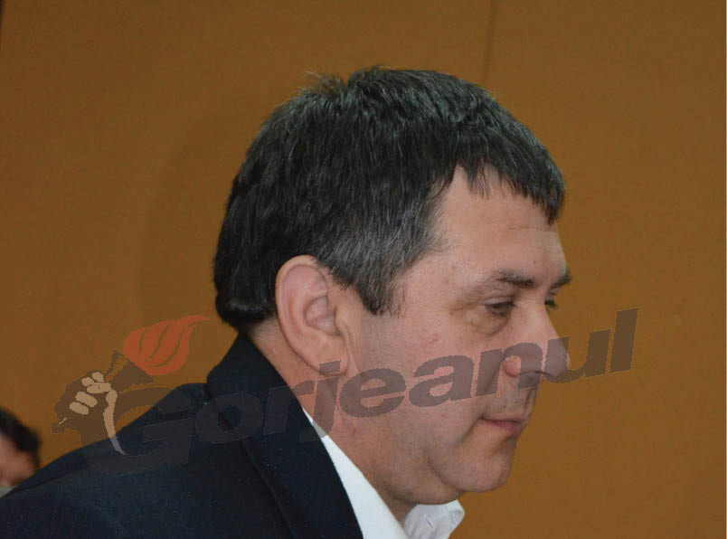 Gura târgului – Contracandidatul PDL al primarului Nioaţă, promovat director de şcoală
