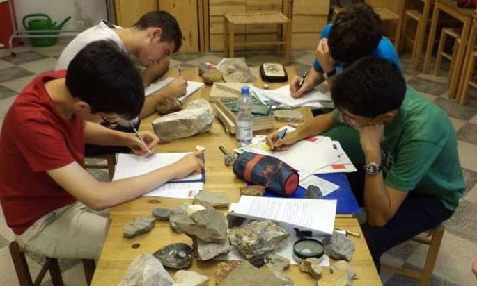 Patru medalii pentru România la Olimpiada Internaţională de Ştiinţe ale Pământului