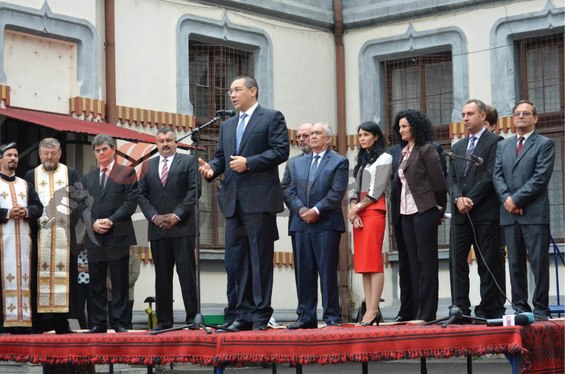 Premierul Ponta a deschis anul şcolar la CNTV