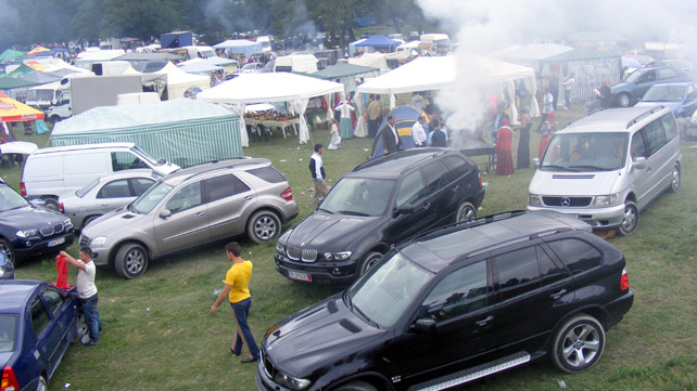Romii din Gorj, în număr mic la sărbătoarea de la Costeşti