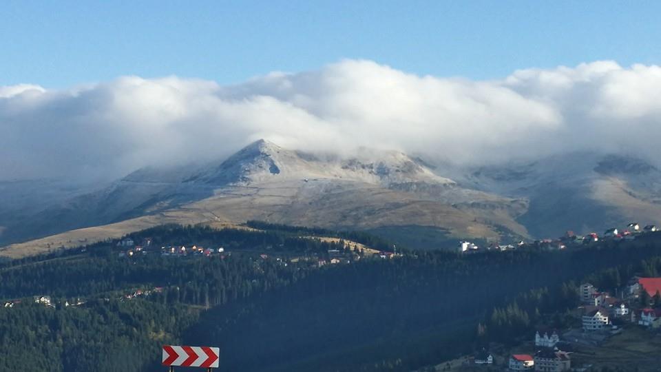 Zăpadă pe Transalpina şi Vârful Păpuşa