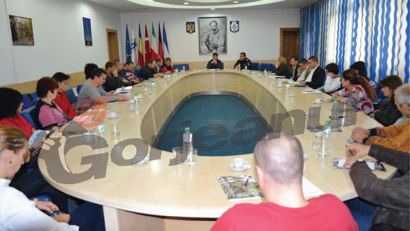 Odată cu apropierea noului sezon – Prevenirea urgenţelor specifice sezonului rece – pe agenda de lucru a SVSU Târgu-Jiu