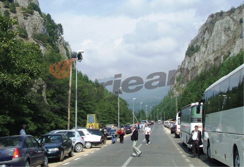 Toamnă cu puţini turişti în judeţul Gorj