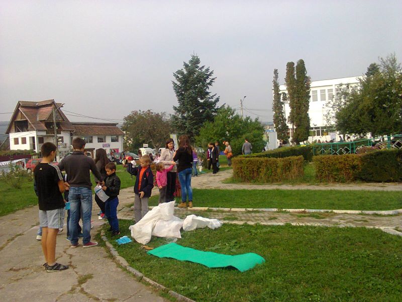 Asociaţia “Exploratori pentru viitor” – scurt popas în Orașul lui Arghezi!