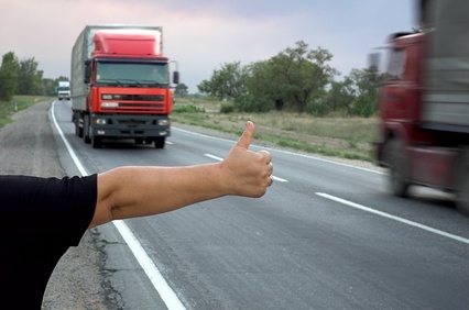 Amenzi pentru gorjenii care transportă autostopişti