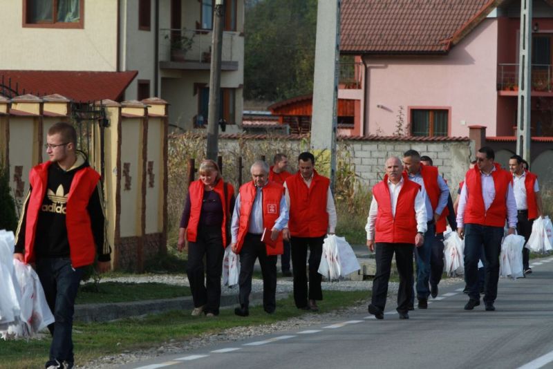 Programul candidatului Ponta, prezentat în cartierele Slobozia şi Bârseşti