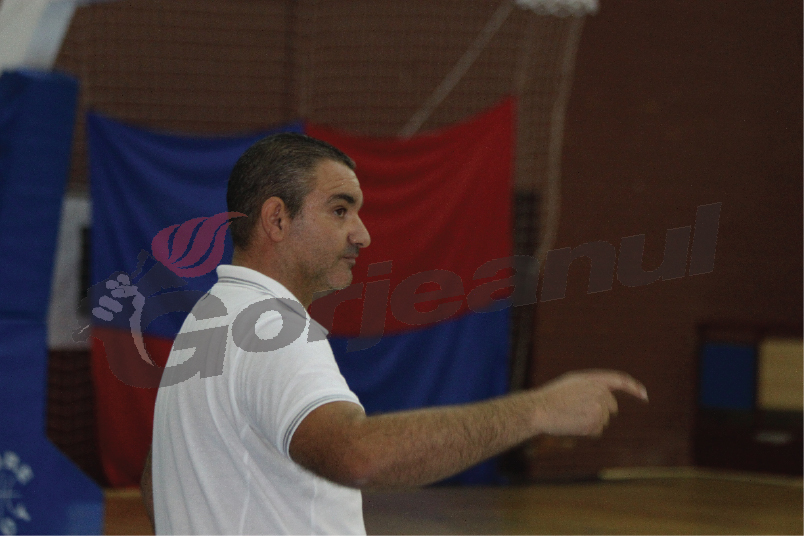 Constantinides, contra baschetului instinctual