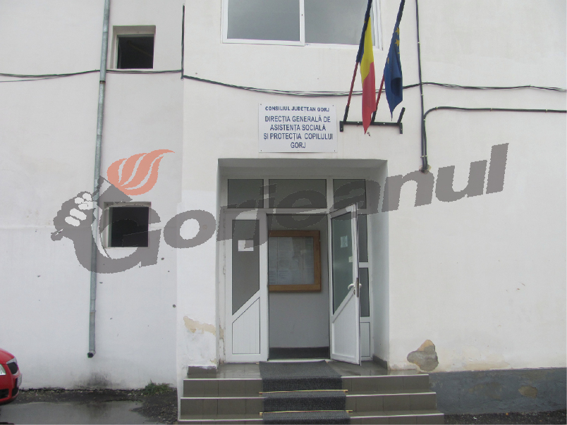 672 fetiţe şi 609 băieţi cresc departe de părinţi