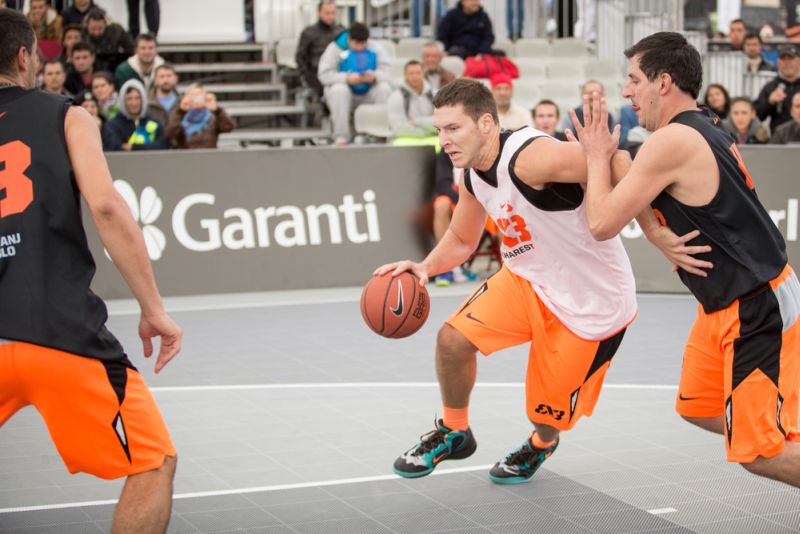 S-au oprit în semifinale