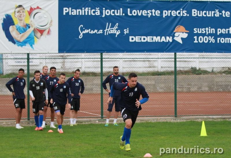 Simona Halep, susţinută de panduri