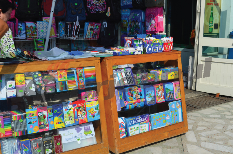 Rechizite şi uniforme şcolare cu probleme, în pieţele din Gorj