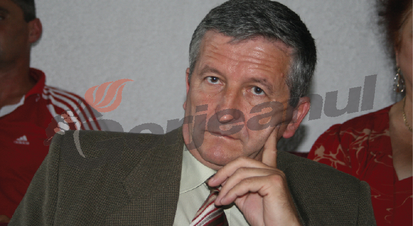 De pe carosabil, în plantaţia de meri: Fostul primar de Săcelu, pericol public pe şosele