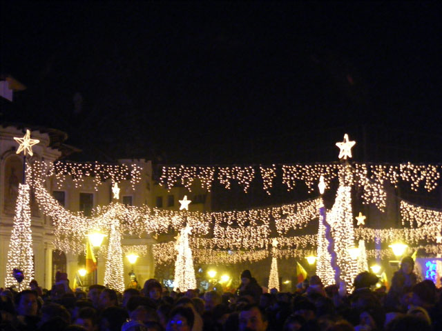 Iluminat festiv Tg_Jiu de 1 Decembrie