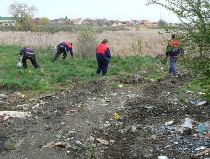 Sute de ore de muncă în folosul comunităţii pentru amenzile neplătite