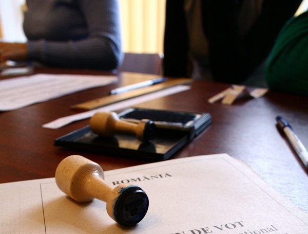 ACCENTE POLIKRATICE – Punctele Esenţiale – un comentariu de Ion Popescu-Brădiceni