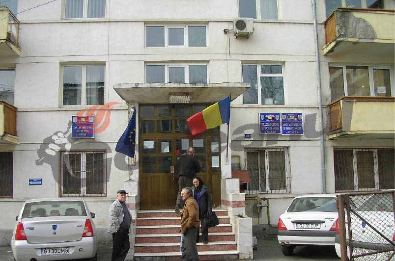 15 gorjeni emigranţi îşi primesc pensia în euro şi în dolari