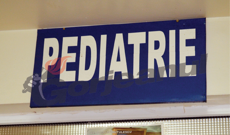 Nou-născut, îndopat cu pastile de propria mamă