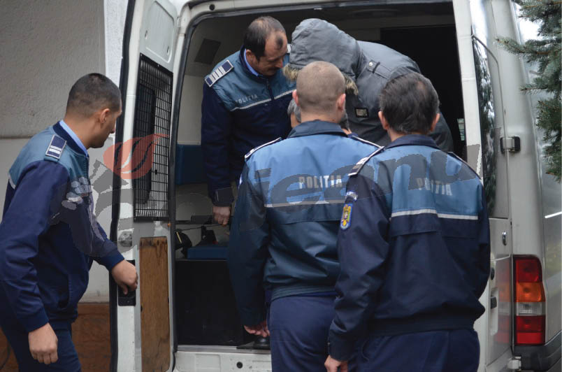 Închisoare cu executare pentru doi traficanţi de droguri