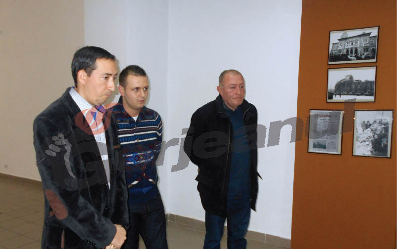 Fotografii de la Revoluţia din 1989, expuse la Muzeul Judeţean