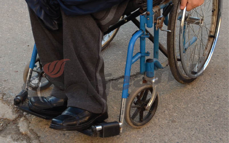 Intră banii pentru însoţitorii persoanelor cu handicap!