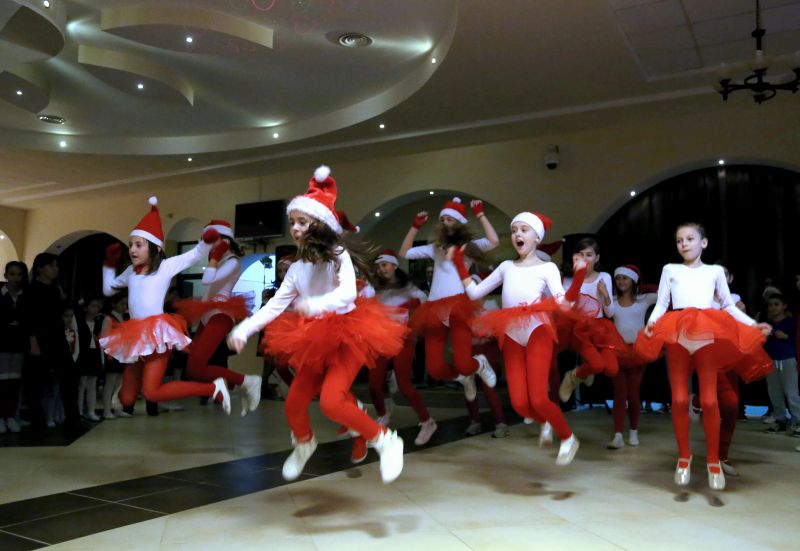 Program de sărbători la Şcoala Populară de Artă Târgu-Jiu