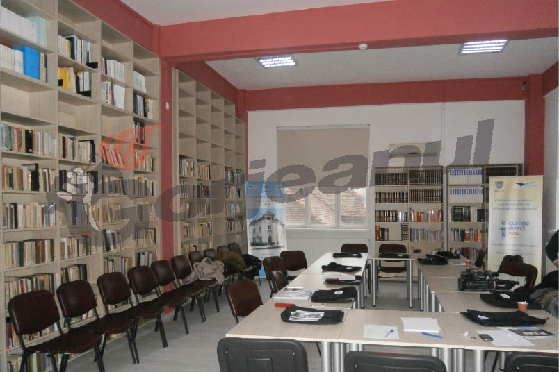 Sală de lectură modernizată la Biblioteca „Christian Tell”