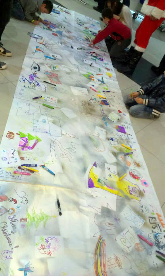 Scrisoare pentru Moș Crăciun la Mall, cu plasticienii Liceului de Arte “Constantin Brăiloiu” din Târgu-Jiu