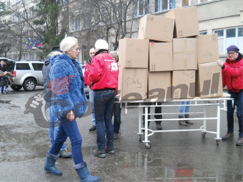 Mii de cadouri de la nemţi au ajuns la micii gorjeni