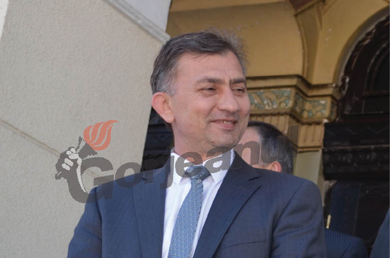 Gura târgului – Dian a făcut afaceri la Berbeşti dar nu trebuie să şi ajute cariera