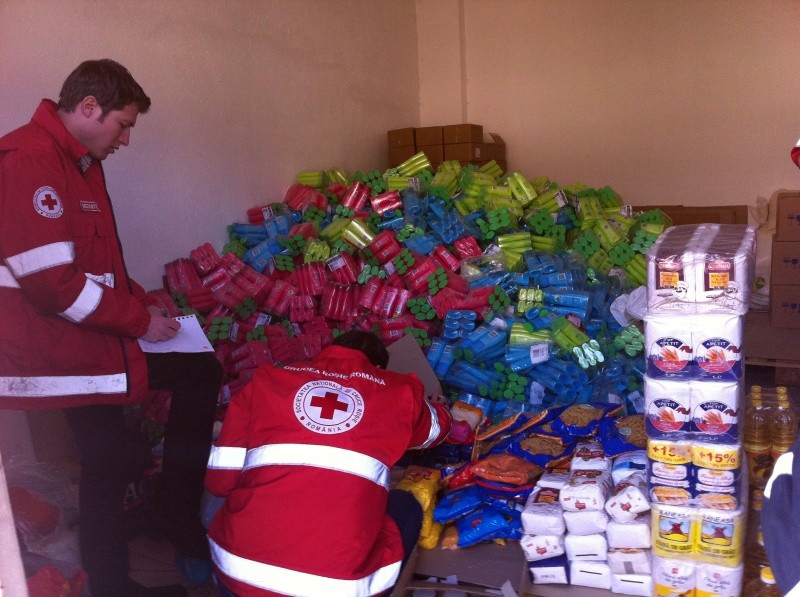 Crucea Roşie Gorj a strâns zeci de kilograme de alimente pentru persoanele nevoiaşe