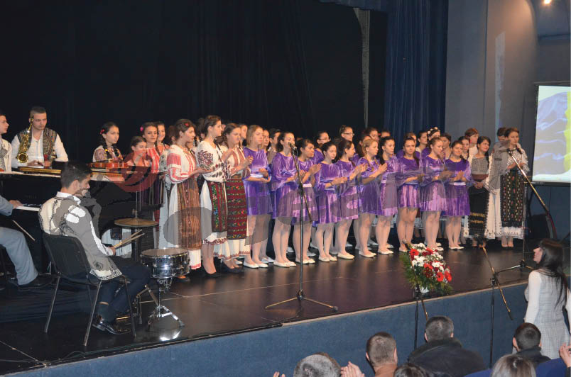 Eroii Revoluţiei din ´89, omagiaţi de elevii Liceului de Arte „Constantin Brăiloiu”