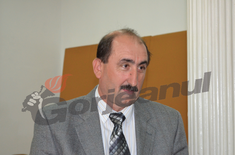 Primarul de Tismana îl aşteaptă pe subprefect la muncă