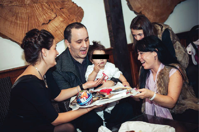 Năşica Petcu a tăiat moţul mezinei familiei Surupăceanu