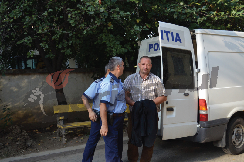 Troacă, tot după gratii