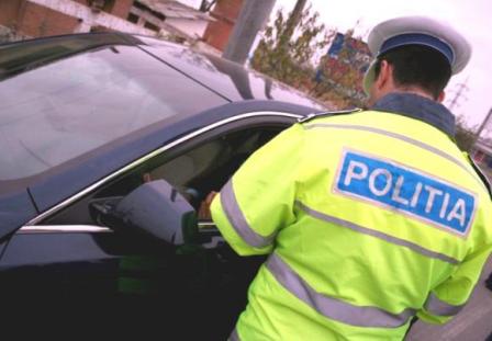 Bărbat cu permisul suspendat, la plimbare la Rânca