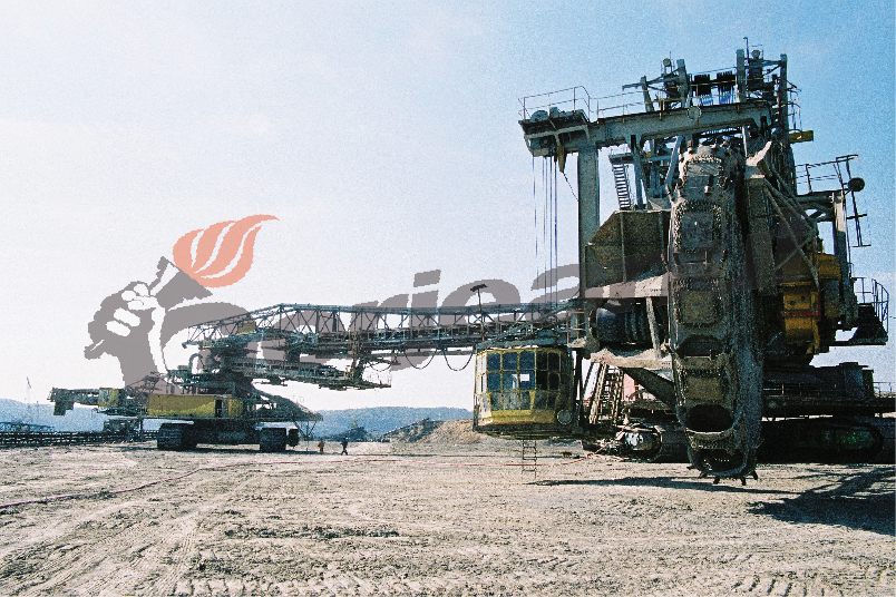 CEO, scăpat de două unităţi miniere cu probleme