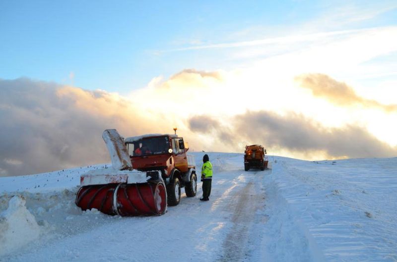 Autoutilajele de deszăpezire din Rânca, dotate cu staţii