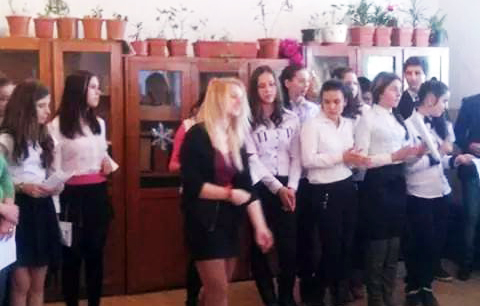 Eminescu, sărbătorit de elevii din Scoarţa