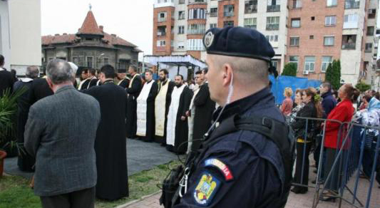 Zeci de jandarmi gorjeni, la datorie de Bobotează