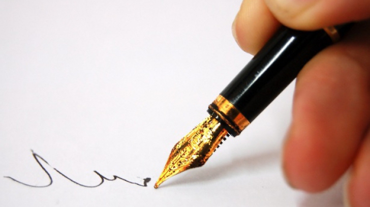 Tânăr reţinut pentru instigare la conducere fără permis şi mărturie mincinoasă