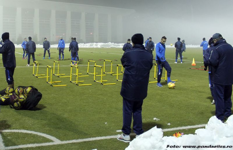 Edi Iordănescu schimbă sistemul