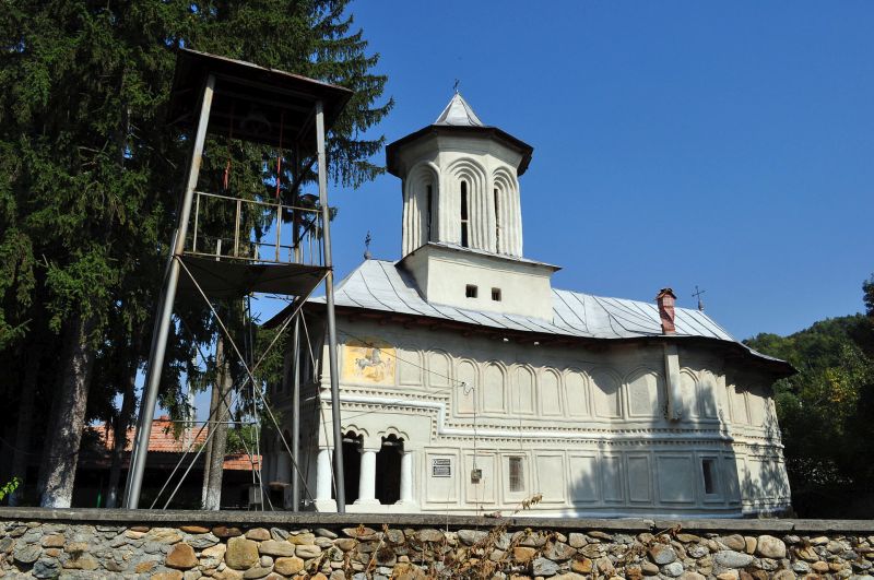 Lucrările încă nerecepţionate! Biserica Ciocadia, reabilitată din donaţii de peste 3 miliarde de lei