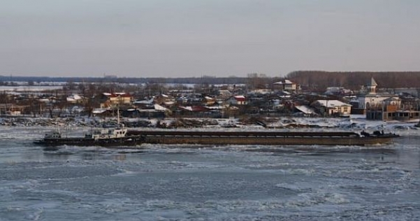 Cărbunele CEO, transportat cu barjele pe Dunăre