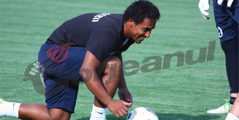 Fanii, întorşi la echipă de noile achiziţii