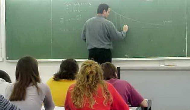 48 de dascăli vor să devină experţi în management educaţional