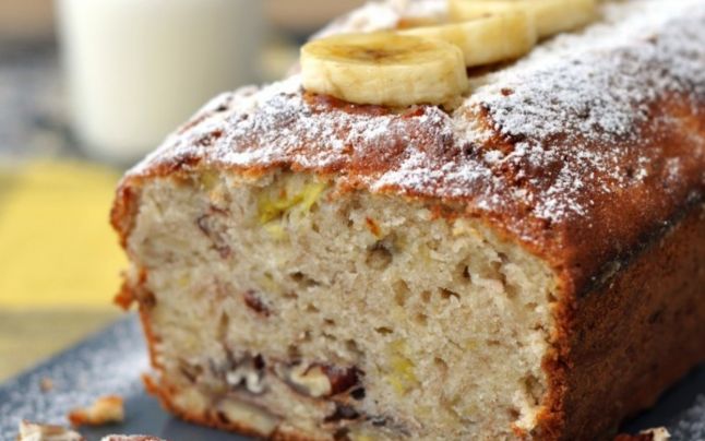 Chec de post cu banane şi nuci