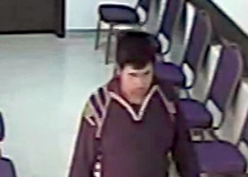 Presupusul autor al furtului de la Trezorerie, căutat de poliţişti