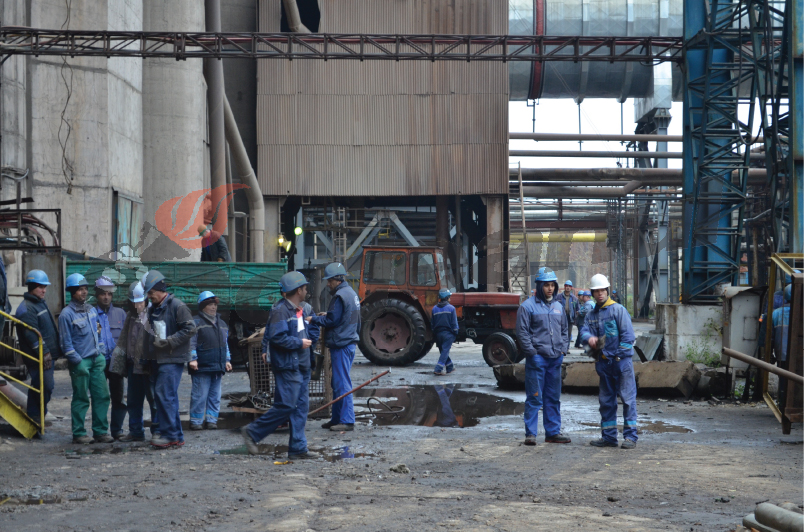 Membri de sindicat strâng cu uşa liderii pentru cota de contribuţie